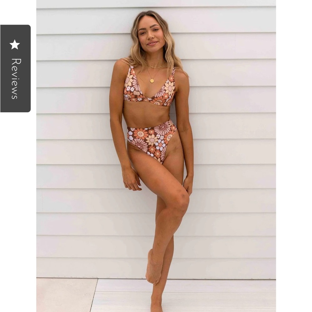 KAVALA KALANI TOP NWT SIZE L FLOWER POWER